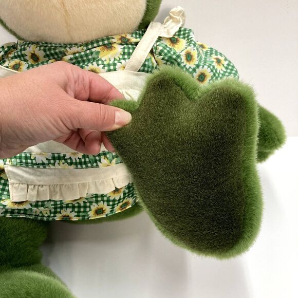 JC Penny 24-Inch Stuffed Animal Frog Sunflower Dress and Apron Ensemble Green - Picture 6 of 8